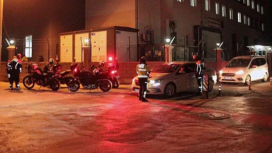 Uygulamada 8 araç trafikten men edildi