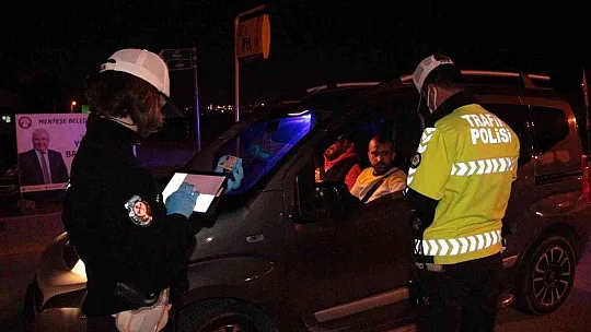 Uygulamada 8 araç trafikten men edildi