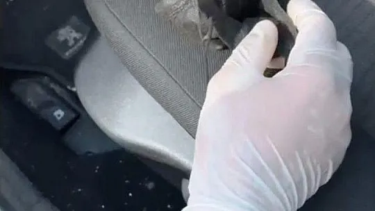 Uyuşturucuyu öyle bir yere sakladı ki polisler de şaşırdı