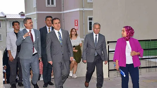 Vali Akbıyık öğrenci yurtlarında inceleme gerçekleştirdi