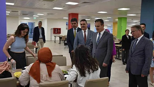 Vali Akbıyık öğrenci yurtlarında inceleme gerçekleştirdi