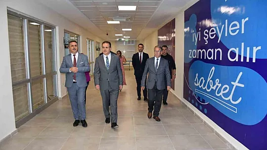Vali Akbıyık öğrenci yurtlarında inceleme gerçekleştirdi