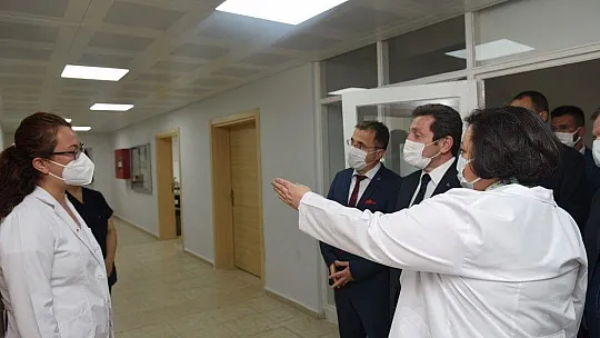 Vali Orhan Tavlı, Diş Hekimliği Fakültesini ziyaret etti