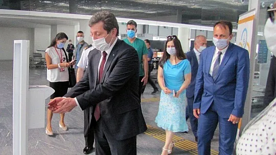 Vali Tavlı'dan havalimanlarında Covid-19 denetimi