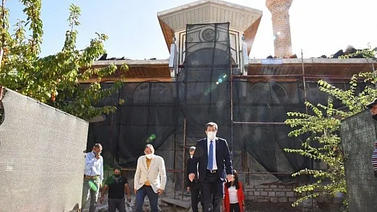 Vali Tavlı tarihi Kurşunlu Camii'nde inceleme yaptı