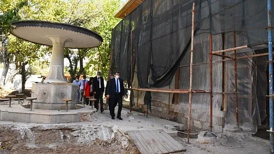 Vali Tavlı tarihi Kurşunlu Camii'nde inceleme yaptı