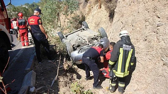 Virajı alamayıp şarampole devrildi