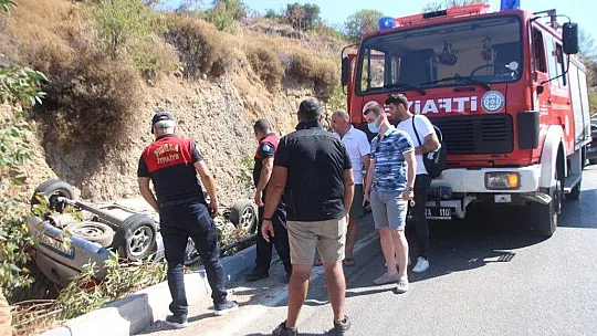 Virajı alamayıp şarampole devrildi