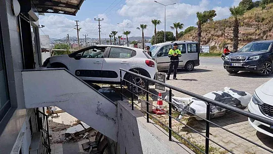 Vitesi karıştırınca işletmeye çarptı