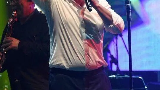 Volkan Konak'tan itiraf: 'Beni müzik piyasasına Orhan Gencebay soktu'