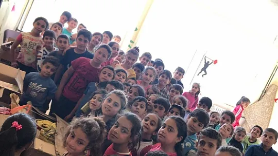 Fethiye'den Bitlis'e kırtasiye yardımı