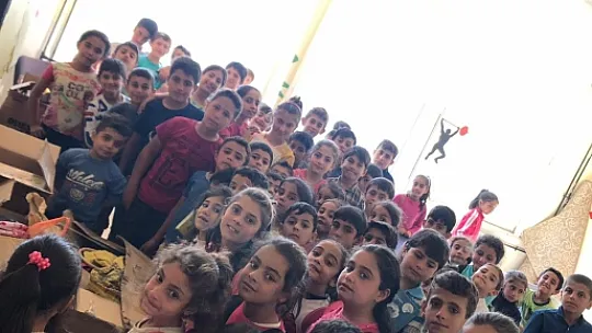Fethiye'den Bitlis'e kırtasiye yardımı