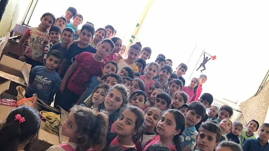 Fethiye'den Bitlis'e kırtasiye yardımı