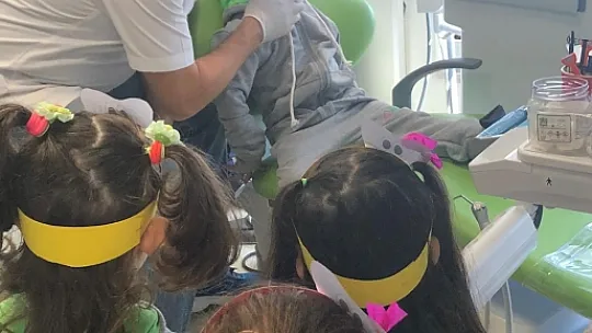 Ağız ve Diş Sağlığı Haftasında miniklerden anlamlı ziyaret