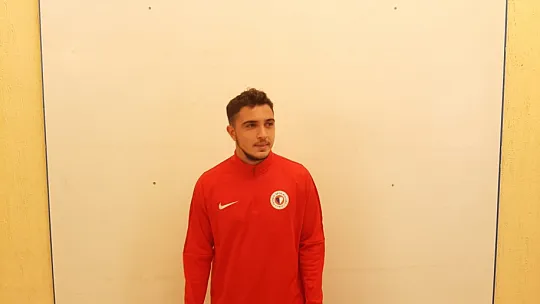 Fethiyespor, zirveyi zorluyor