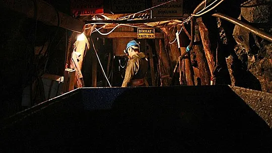 Madencilerden buruk kutlama