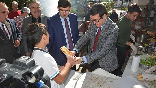 Öğrencilerin Balık Ekmek Şenliği