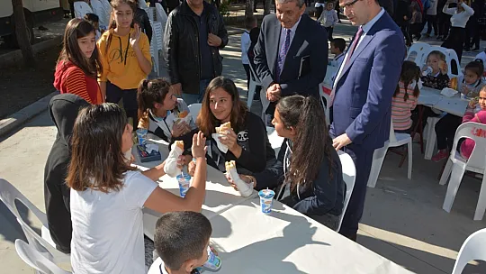 Öğrencilerin Balık Ekmek Şenliği