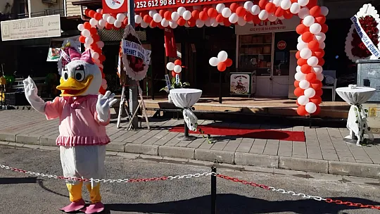 Yaprak Yufka'nın yeni şubesi hizmete girdi