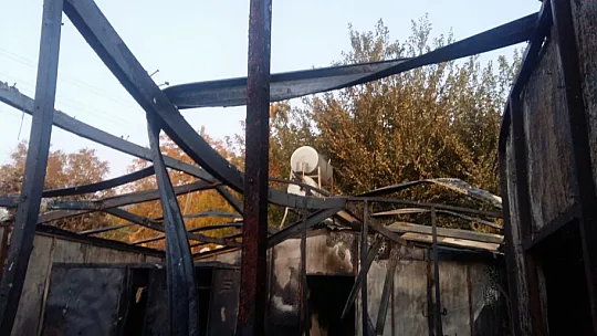Yangında evleri kül oldu