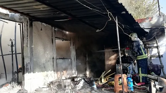 Yangında evleri kül oldu