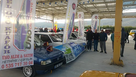 Klasik Otomobil Tutkunları Bir Araya geldi