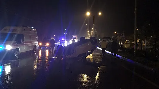 Yağışlı hava kazaya neden oldu 2 yaralı