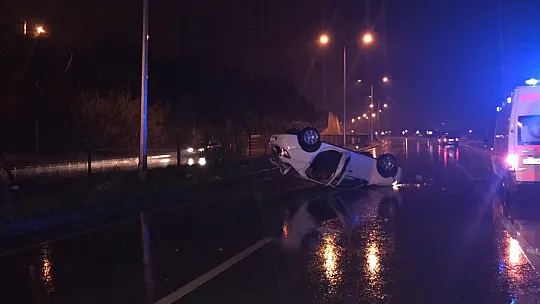 Yağışlı hava kazaya neden oldu 2 yaralı