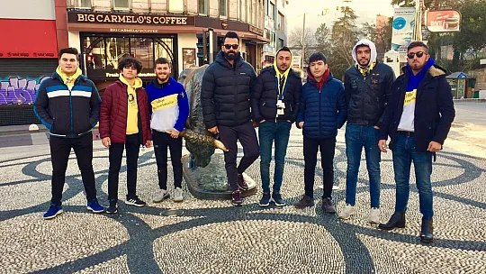 Fenerbahçe'yi tribünden desteklediler