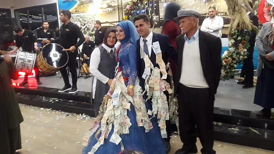 Nişan törenine yoğun katılım oldu