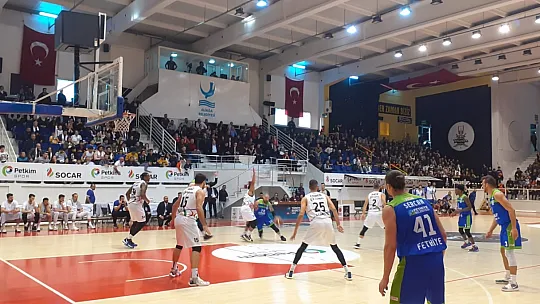 Lokman Hekim Fethiye Belediyespor, deplasmanda Petkimspor'a 86-72 mağlup oldu