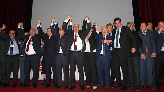 CHP'de Adem Zeybekoğlu Yeniden İl Başkanı Seçildi