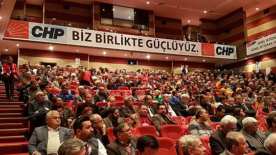 CHP'de Adem Zeybekoğlu Yeniden İl Başkanı Seçildi