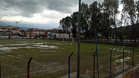 Aşırı Yağmur ve Dolu Maçı Tatil Ettirdi