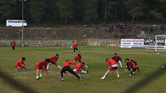 Aşırı Yağmur ve Dolu Maçı Tatil Ettirdi