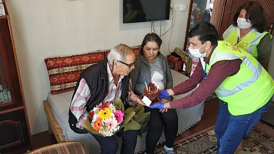 Vefa Destek Grubu görme engelli kadının isteği yerine getirildi