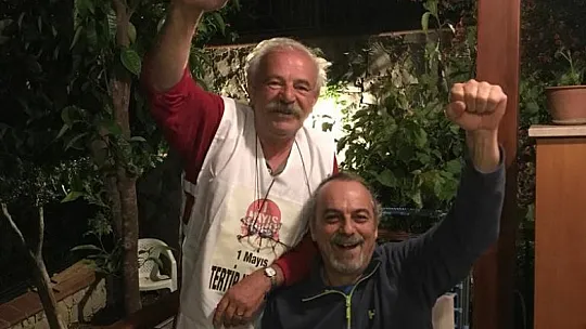 Balkonlardan 1 Mayıs Şarkıları Yükseldi