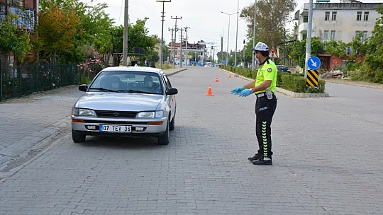 Seydikemer'de Trafik Haftasında Yapılan Uygulamayla Sürücüler Bilgilendirildi