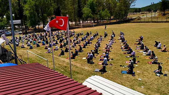Seydikemer'de Uzun Bir Aradan Sonra İlk Cuma Namazı Kılındı