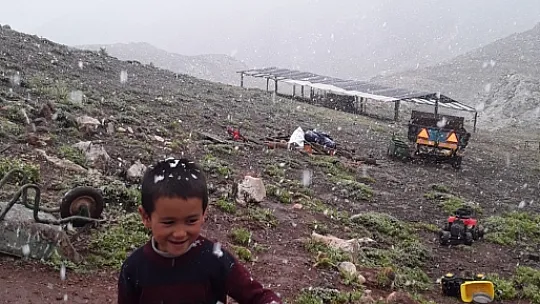 Yaylalar Haziran ayında beyaza büründü 