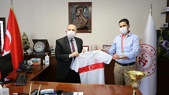 Birinciler ödülünü aldı