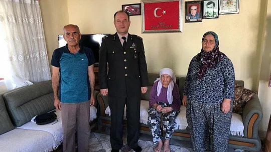 GARNİZON KOMUTANINDAN ŞEHİT BABALARINA ZİYARET