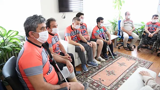 Bedensel Engelliler Oturarak Voleybol Takımı Süper Lig'de