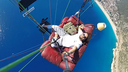 Ölüdeniz semalarında televizyon izledi