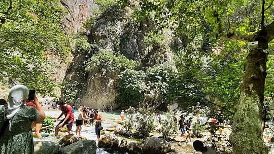 SAKLIKENT KANYONUNA YERLİ TURİSTLER AKIN EDİYOR