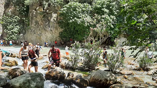 SAKLIKENT KANYONUNA YERLİ TURİSTLER AKIN EDİYOR