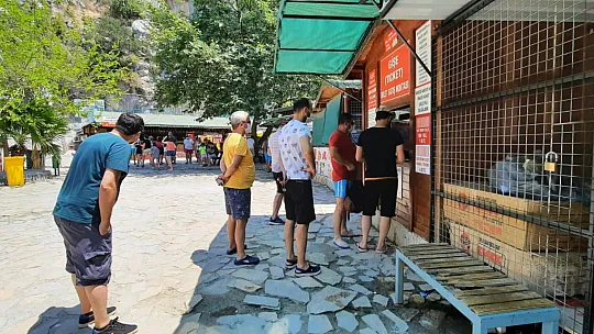 SAKLIKENT KANYONUNA YERLİ TURİSTLER AKIN EDİYOR