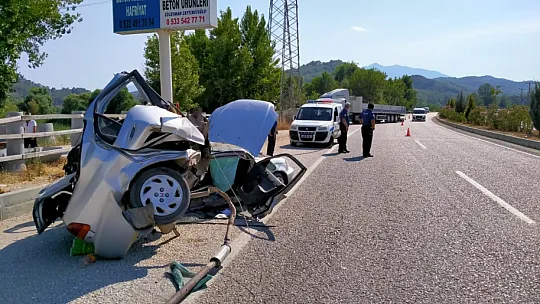 SEYDİKEMER'DE İLGİNÇ KAZA 2 YARALI