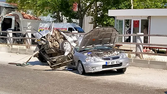 SEYDİKEMER'DE İLGİNÇ KAZA 2 YARALI