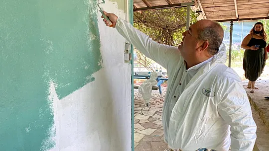 CHP'Lİ DEMİR, GENÇLERLE CAMİ BOYADI